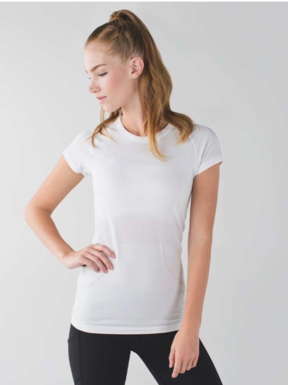 Lululemon Swiftly Tech Short-Sleeve Shirt 2.0 in White size 6